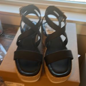 Bandolino platform sandals size 8